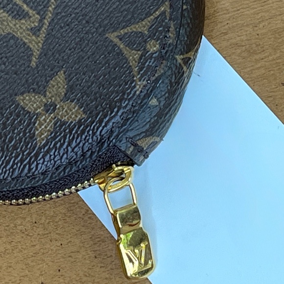 Monogram Multi Pochette Accessories Round Coin Purse - Picture 6 of 8
